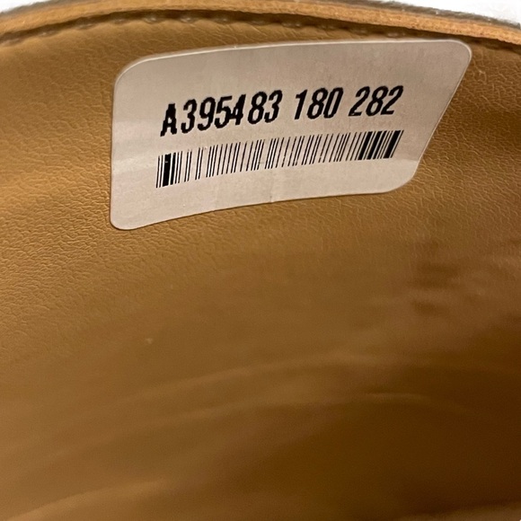 NWT Marc Fisher Namila Silver Tailored Mules Flats Size 7 - Picture 11 of 15